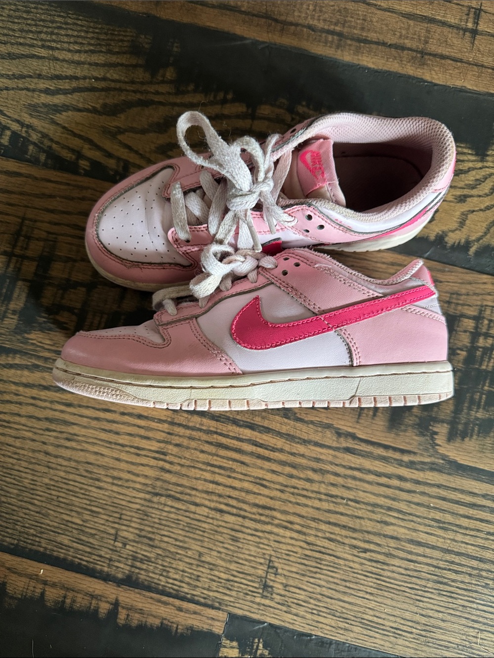 Nike Kids Pink Low-Top Sneakers with Hot Pink Swoosh